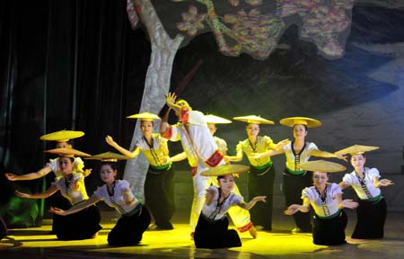Khai mạc Liên hoan Ca múa nhạc chuyên nghiệp toàn quốc đợt I năm 2012
